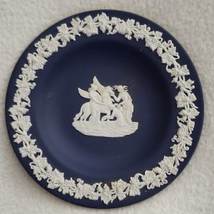 wedgwood small round trinket tray