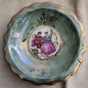Green lustre underplate