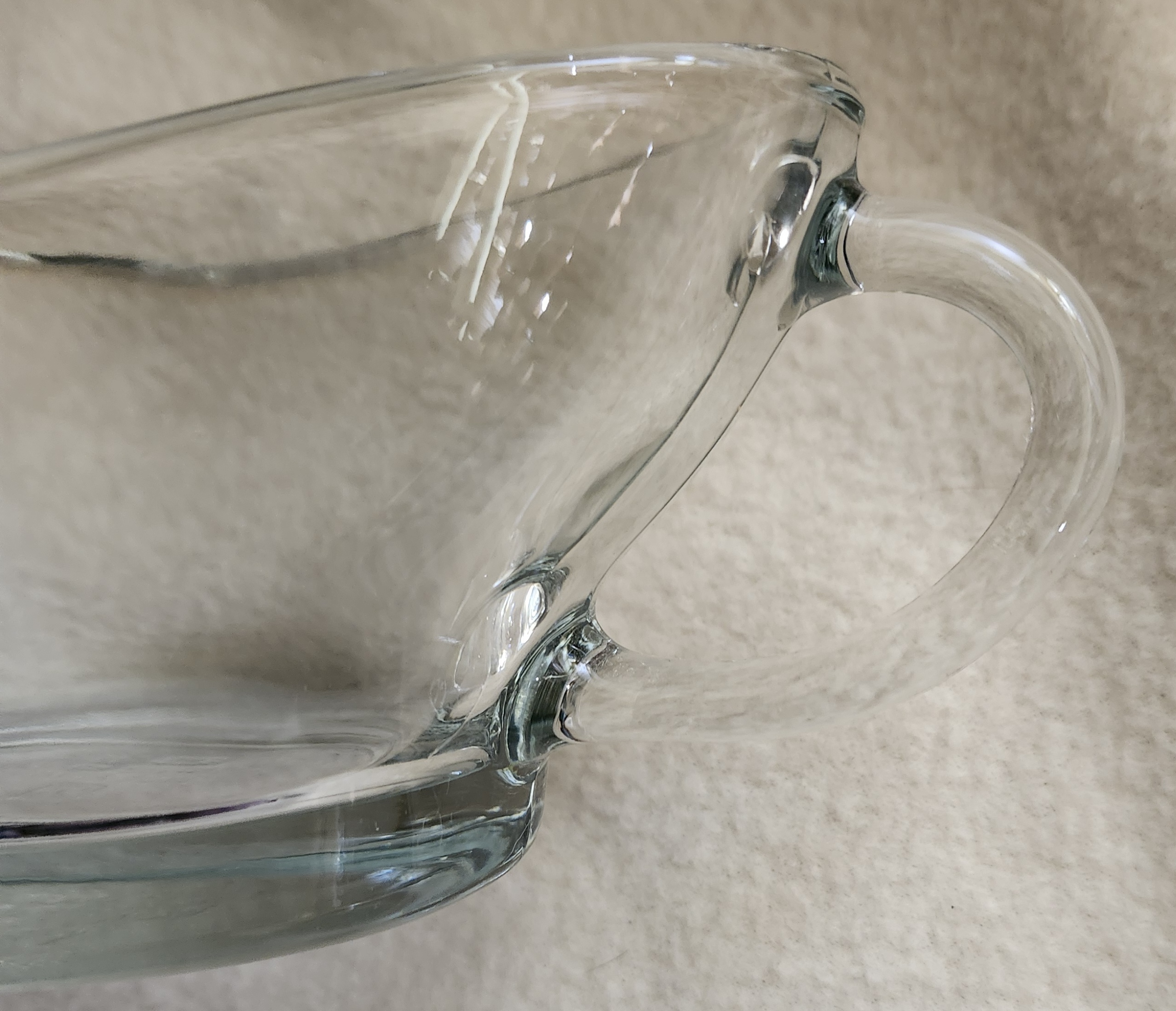 handle of gravy boat handle