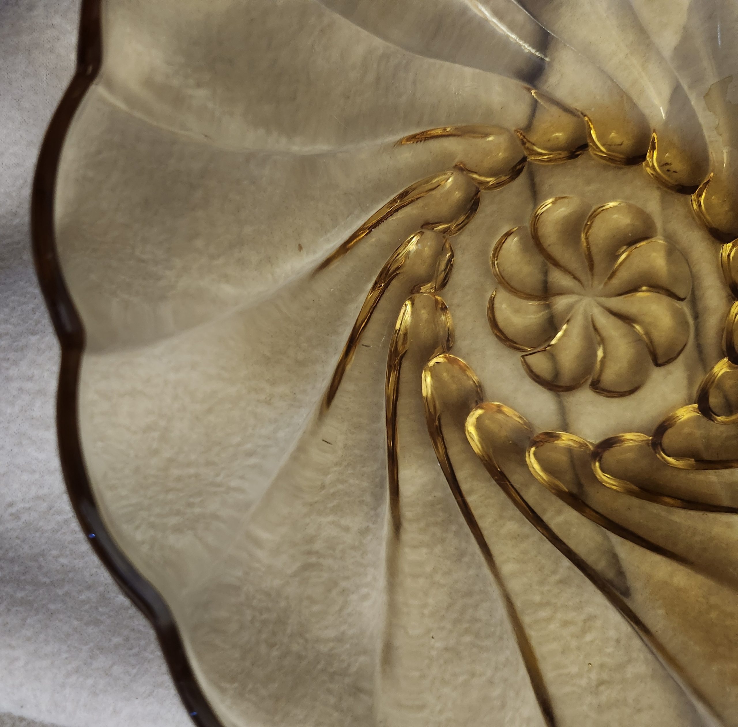 scalloped edge and swirl pattern scalloped edge and swirl design